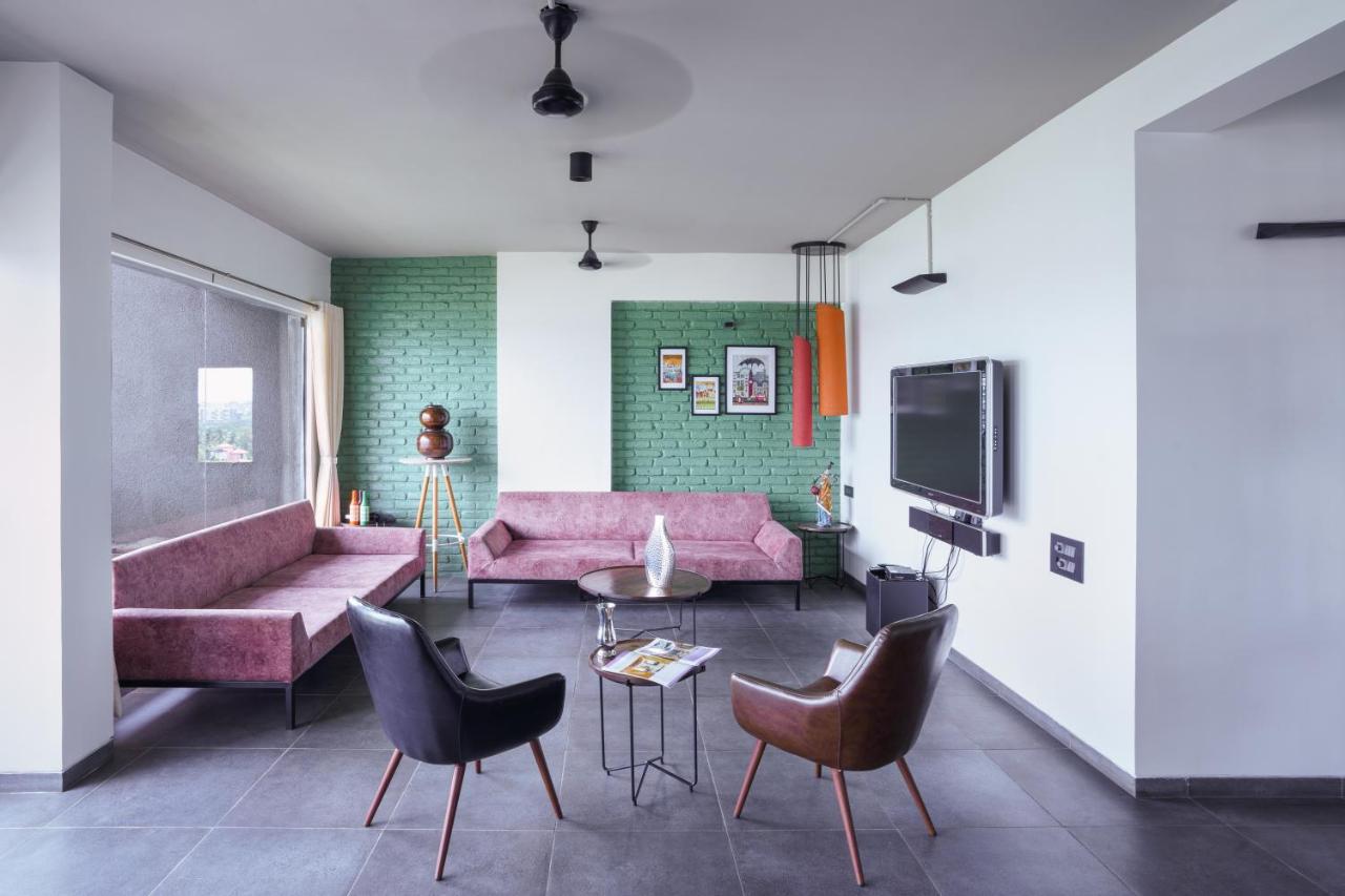 Grey Stone - Lakefront Penthouse Family Rooms Колхапур Екстер'єр фото