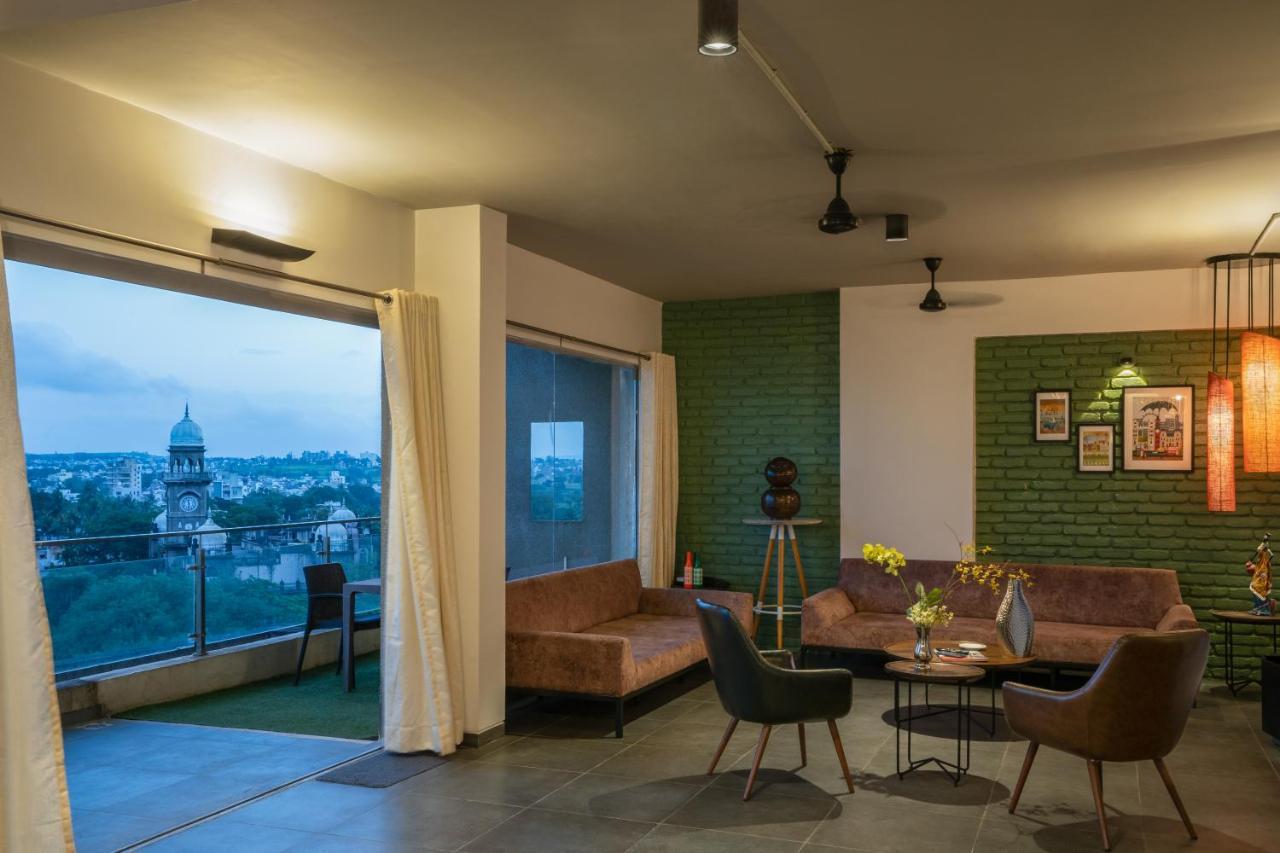 Grey Stone - Lakefront Penthouse Family Rooms Колхапур Екстер'єр фото