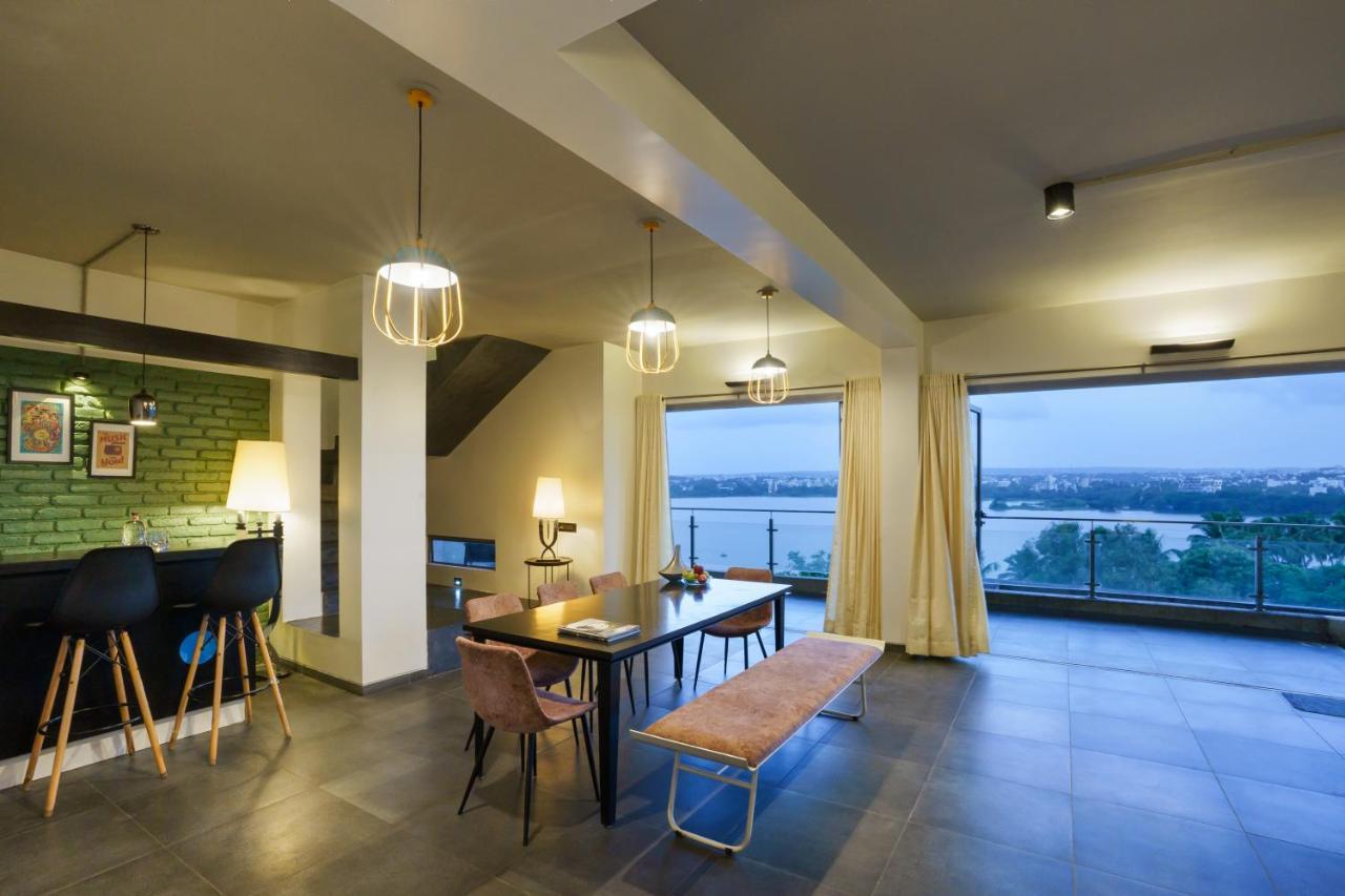 Grey Stone - Lakefront Penthouse Family Rooms Колхапур Екстер'єр фото