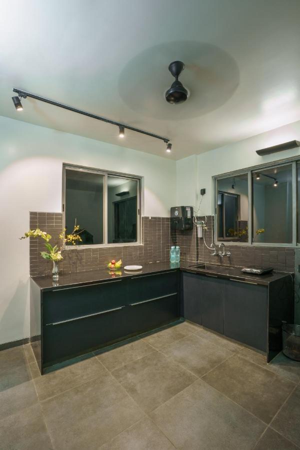 Grey Stone - Lakefront Penthouse Family Rooms Колхапур Екстер'єр фото