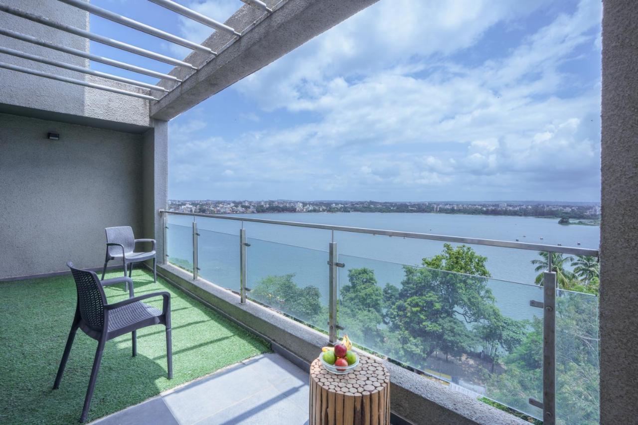 Grey Stone - Lakefront Penthouse Family Rooms Колхапур Екстер'єр фото