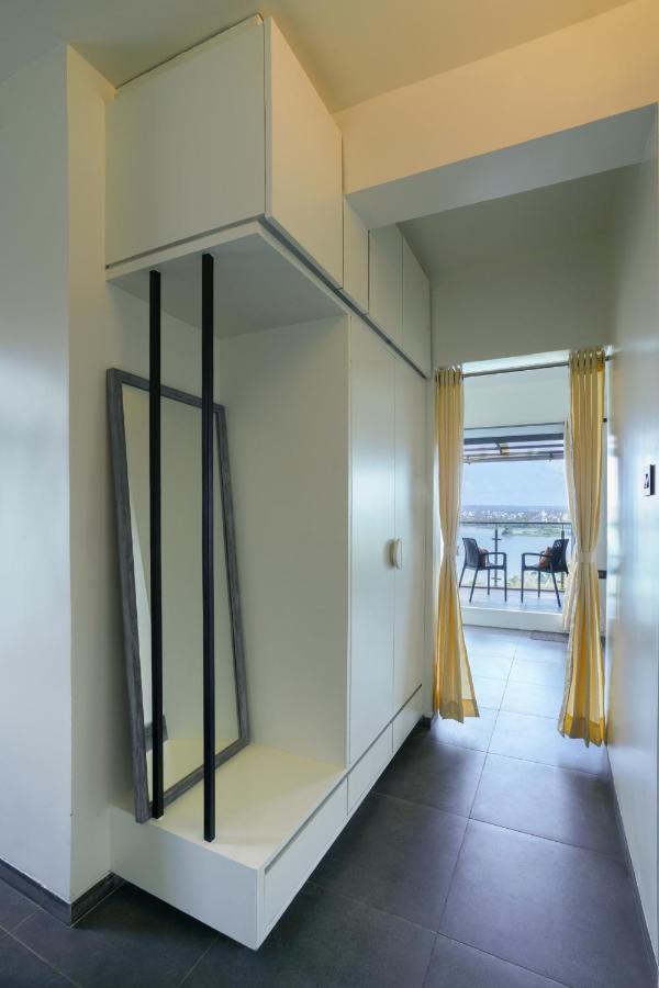 Grey Stone - Lakefront Penthouse Family Rooms Колхапур Екстер'єр фото