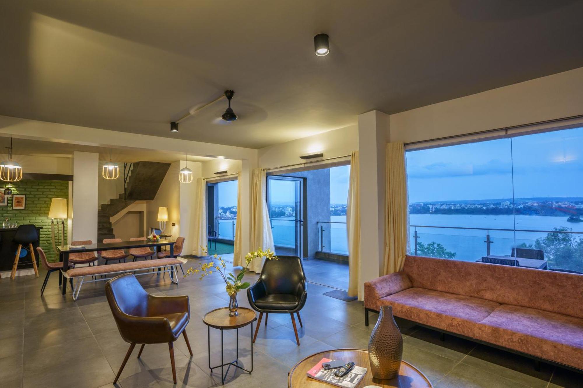 Grey Stone - Lakefront Penthouse Family Rooms Колхапур Екстер'єр фото
