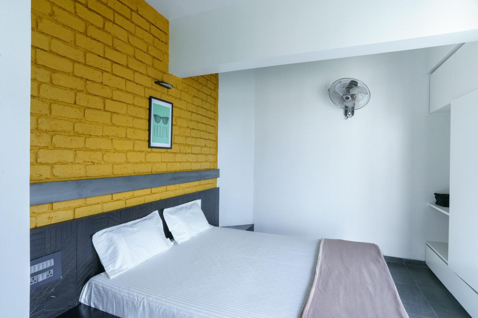 Grey Stone - Lakefront Penthouse Family Rooms Колхапур Екстер'єр фото